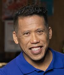 Queer Eye (TV Series 2003–2007)