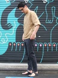 Waschbar bis 40°c geht in der regel jeder schmutz raus. Wie T Shirt Mit Jeans Zu Kombinieren 689 Lassige Sommer Herren Outfits 2021 Lookastic