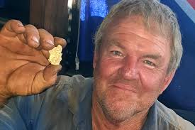 Prospectors flock to Goldfields after large nugget unearthed