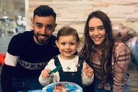 Manchester united hero bruno fernandes upset his daughter before taking on leeds. Bruno Fernandes Vai Ser Pai Pela Segunda Vez