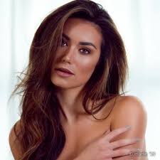 Miss Earth Moments (@MsEarthMoments)