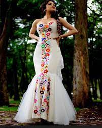 Vestidos Mexicanos Elegantes Originales Mexican Wedding Dress Mexican Embroidered Dress Mexican Dresses 15 vestidos de novia bordados con todo el folclor de una boda mexicana. vestidos mexicanos elegantes originales