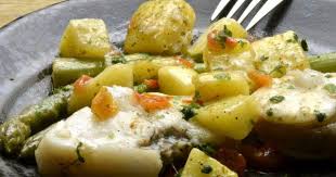 Tajine De Lotte Aux Pommes De Terre Tajine Poisson Tajine Recette Tajine Poisson