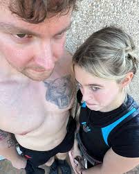 working. sumo dl (beltless) 308 1x1 @ RPE 7.5-8? -5.5% (292) 1x2 -12% -15lb  (242) 3x5 3s concentric coach: @gainondorf