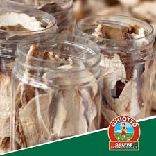 Acqua calda per 10 minuti per creare un brodo di funghi e grassoccia i funghi backup per uso nelle ricette che richiedono i funghi secchi. Come Utilizzare I Funghi Secchi In Cucina Ghiottonews Galfre