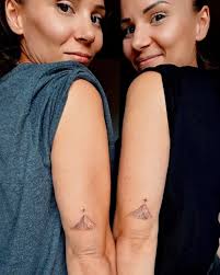 Krebs-Aufklärung: Sauerbrunnerinnen bringen Elisas Bild auf Mount Everest