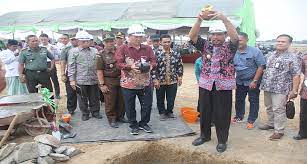 Bupati rembang, abdul hafidz menyampaikan hal itu ketika talkshow halo bupati di radio r2b rembang, minggu malam. Semula Tak Mengincar Rembang Investor Pabrik Sepatu Beberkan Nilai Investasi Radio R2b Rembang