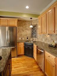 This particular combination is just perfect for creating a beach style. Natural Maple Cabinets Home Design Ideas Pictures Remodel And Decor Kitchen Design Kitchen Remodel Maple Cabinets
