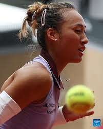 Zheng reaches French Open last eight