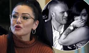 Jenni 'jwoww' farley clapped back when a troll slammed her for reuniting with her 'jersey shore' costars without a mask — read more. Jersey Shore Jenni Jwoww Farley Dumps Zack Carpinello After Finally Seeing Flirty Las Vegas Video Daily Mail Online