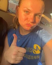 Samantha Mantooth's Instagram, Twitter & Facebook