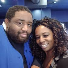 Wool yarn causing eye swelling and hand itching