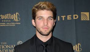 39 year old bradley cooper is about to marry 22 year old model suki waterhouse and no one has batted an eye, why should this be any different? General Hospital S Bryan Craig And Kelly Thiebaud Engaged News Soaps Com