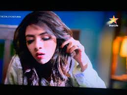 Hey everyone...I need some advice. My sisterlocks have become extremely  dry, till they look malnourished 😑. I was advised by my loctician not to  use any oil based products, so I use