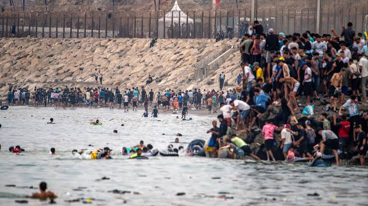 Al menos 34 migrantes muertos tras la entrada ilegal de más de 60.000  personas a Ceuta