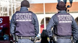 Unsere dienstleistungen im bereich zahnimplantate. Klarstellung Zu Polizei Nutzung Von Corona Kontaktdaten Nachrichten Hogapage