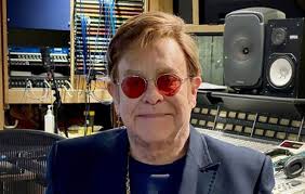 Elton John abre famosa festa pré-Oscar ao público