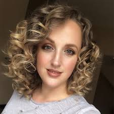 You should not hate your hair … 6 Tips To Dry Wavy Hair With No Frizz Naturallycurly Com