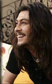 Nur G Adli Kullanicinin Taninmis Simalar Panosundaki Pin Unluler Muzisyenler Unlu Kisiler