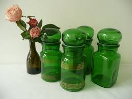 Pot Dapothicaire Verre Vert Recipient Vert Transparent Etsy Salt And Pepper Shaker Pepper Shaker Vase