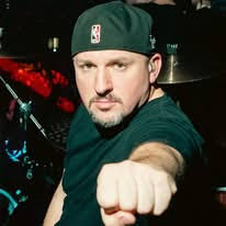 Omg. My 14 has picked up a drumming stim if you will. Y'all pray for me  😅😩 as repetitive noises absolutely drive me insane ☺️🤌🏾