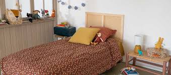tuto fabriquez une tete de lit en cannage pour enfant bricolage tete de lit decoration maison tete de lit cannage