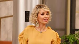Luciana abreu news, gossip, photos of luciana abreu, biography, luciana abreu boyfriend list luciana abreu is a 35 year old portuguese singer. Luciana Abreu Escreve Texto Especial Ao Pai Do Coracao Es Um Exemplo A Seguir