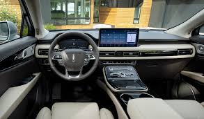 Edmunds also has lincoln aviator pricing, mpg, specs, pictures, safety features, consumer reviews and more. 2021 Lincoln Nautilus Debuts With Luxurious Aviator Inspired Interior Carscoops