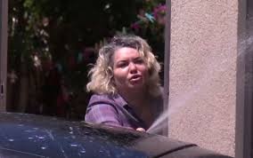 Familia de la clejani este aspru încercată. Viorica De La Clejani Scene Socante In PlinÄƒ StradÄƒ DupÄƒ Ce Margherita A Fost PrinsÄƒ DrogatÄƒ Ce I A FÄƒcut Unui Reporter De La Antena 3