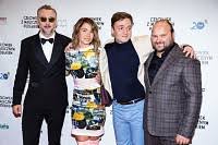 Nie ma plików w tym folderze. Czlowiek Z Magicznym Pudelkiem Gwiazdy Na Premierze Najnowszego Filmu Bodo Koxa Wideo Zdjecia Telemagazyn Pl