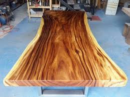 Table A Manger Direct Bord De Recuperation Bois Acacia Dore Etsy Live Edge Dining Table Dining Table Unique Tables