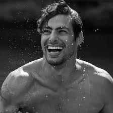 Leticia Collins público esta foto un antes y después con Caua Raymond.