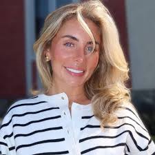 Adult star Bonnie Blue, 25, claims to have broken the world record by  sleeping with 1,057 men in 12 hours 😳😮