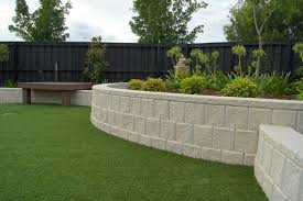 Garden Simple Black Fence Around Large Backyard Garden Landscape With White Stoned Retaining Backyard Garden Landscape Backyard Landscaping Modern Landscaping