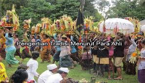 Definisi pendidikan sesungguhnya relatif, sebab setiap orang memiliki pengertian subjektif tentang pendidikan berdasarkan sudut pandang dan luas wawasan yang dimilikinya. 16 Pengertian Tradisi Menurut Para Ahli Terlengkap Pelajaran Sekolah Online