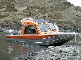 The Maxim Classic Jet Is A Big River Big Body Boat For The Serious Jet Boater When You Want To Head Way Up River With All Your F Jet Boats Boat