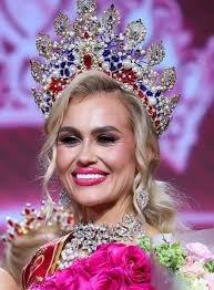 ЭТО ВАМ ЗА ТО, ЧТО ВЫ НЕ МОЛИТЕСЬ :) Екатерина Семенова из Магнитогорска  завоевала титул «Миссис роzzия — 2025»