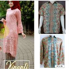 Warna peach merupakan perpaduan warna oranye pastel dengan hint warna pink yang memberikan kesan kalem sekaligus segar. Set Couple Baju Kurung Brokat Warna Peach Kemeja Classic Pink Shopee Indonesia