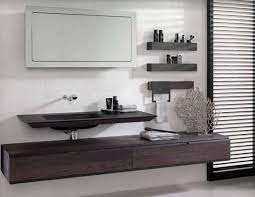 Les couleurs sont variées, les matériaux de plus en plus performants et le design travaillé pour allier esthétique et praticité. Craquer Pour Une Salle De Bain Porcelanosa Salle De Bains Construction