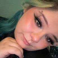 Female housemates in Menifee, CA