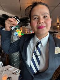 What do you think of giving a duck-themed gift in a cruise cabin exchange?