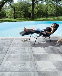 Hausler Living Stones Einfacher Zu Pflegen Durch Optimierte Leichtrein Technologie Farbe Silver Sh Steinplatten Terrasse Terrassen Ideen Terrassengestaltung