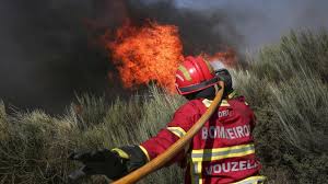 Vê num mapa o estado dos incêndios florestais em portugal. Incendio Em Aljezur Com Duas Frentes Ativas Tvi24