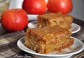Merele se spala, se curata de coaja si se dau pe razatoare. Prajitura Turnata De Post Cu Mere Retete Culinare Cu Laura Sava