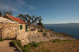 Insel murter, robinson haus erste reihe zum meer murter insel 270.000 € share this: Ferienhaus Robinson House Galisnjak Kroatien Bol Booking Com