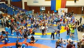 Au fost acordate 36 de premii, valoarea acestora fiind de 9.000 de lei. Batalia Cartilor S A Dat La Caransebes Caon Ro