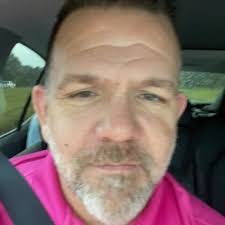 Douglas Sumner's Instagram, Twitter & Facebook