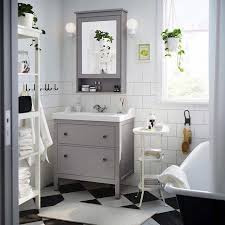 Maybe you would like to learn more about one of these? A Traditional Approach To An Organized Bathroom That S The Ikea Hemnes Bathroom Series Link Ikea Badezimmer Badezimmerwaschtisch Badezimmer Spiegelschrank
