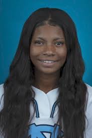 Meet the Heels: Caroline Fox