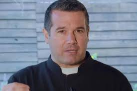 Argentina: Revocan permiso de residencia del P. Javier Olivera Ravasi en  Diócesis de Zárate-Campana